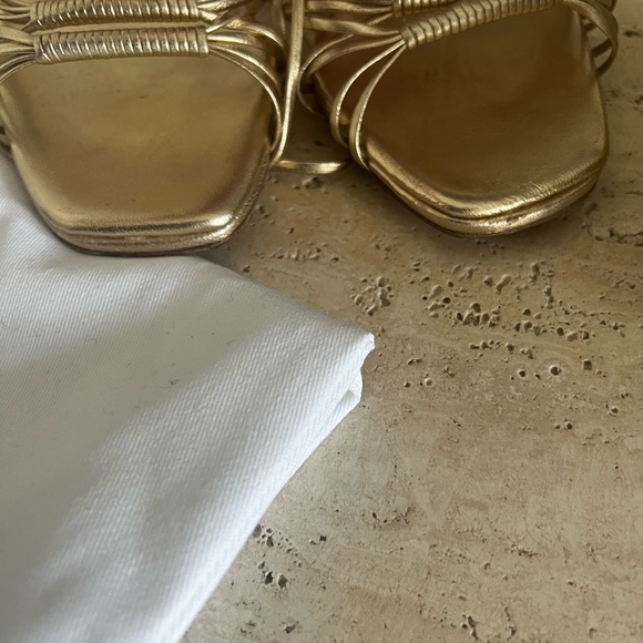 Veronica Beard Cabot strappy metallic ankle strap sandals in gold  size 7 - Picture 5 of 8